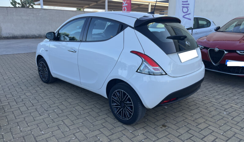 Lancia Ypsilon pieno