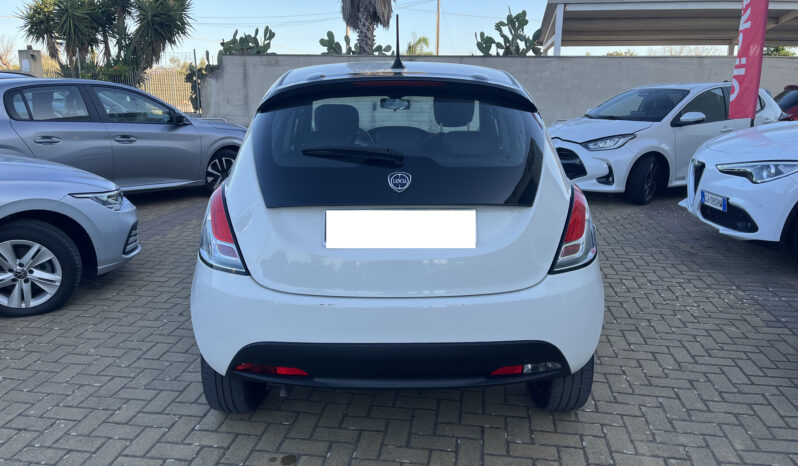 Lancia Ypsilon pieno