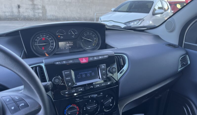 Lancia Ypsilon pieno