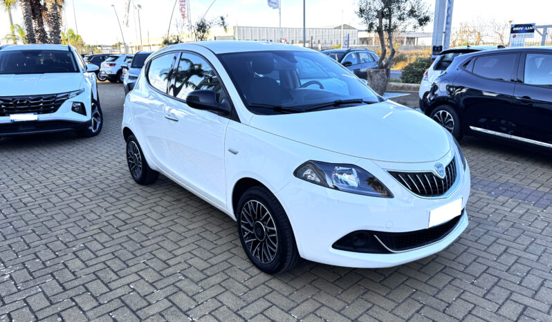 Lancia Ypsilon pieno