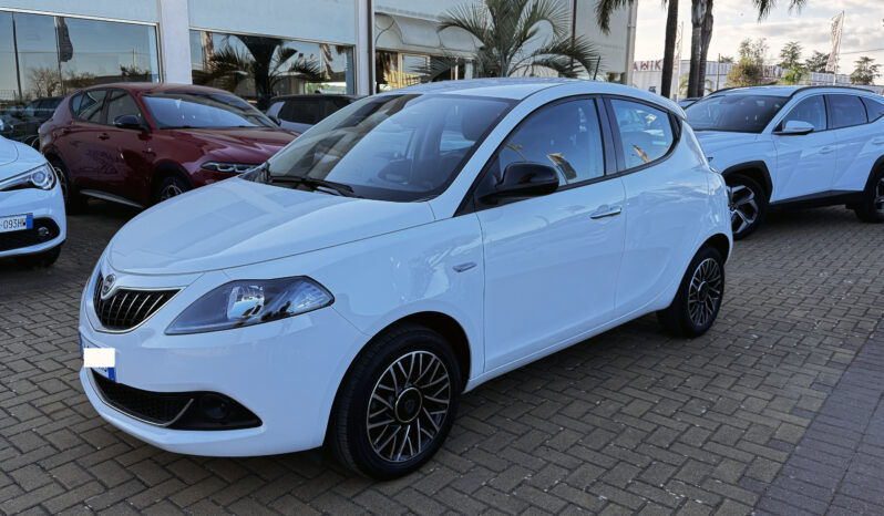 Lancia Ypsilon pieno