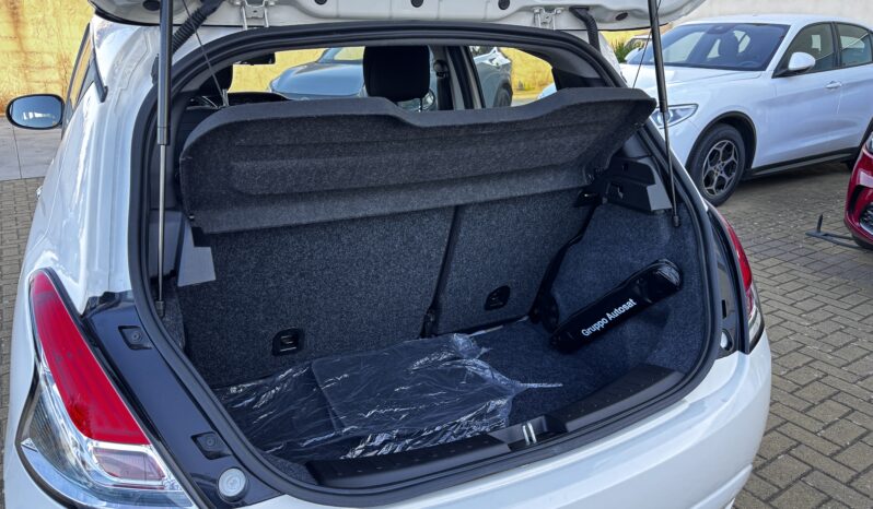Lancia Ypsilon pieno