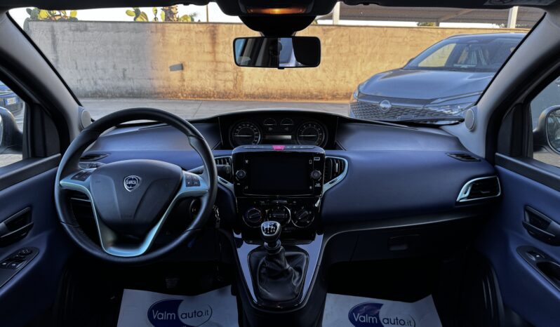 Lancia Ypsilon pieno